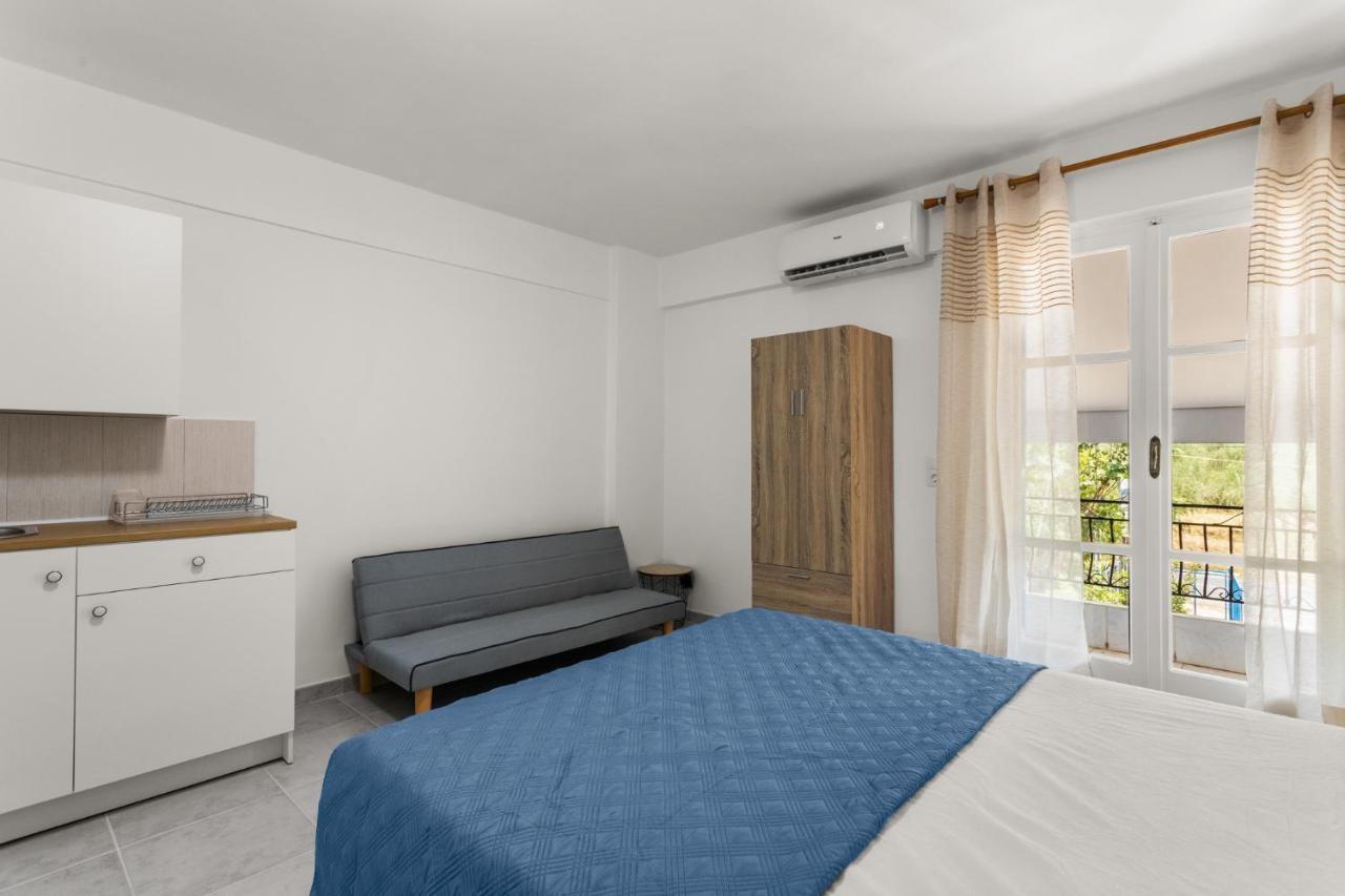 Nikolas Apartments Stoupa Lévktron Exterior foto